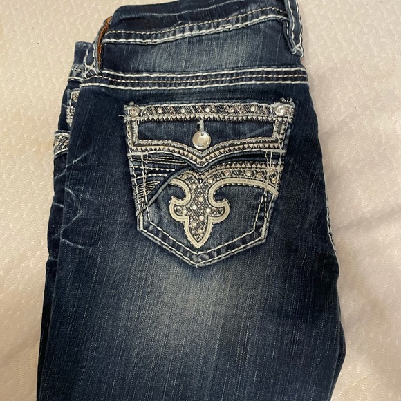 Woman’s Bundle Jeans - Picture 2 of 15